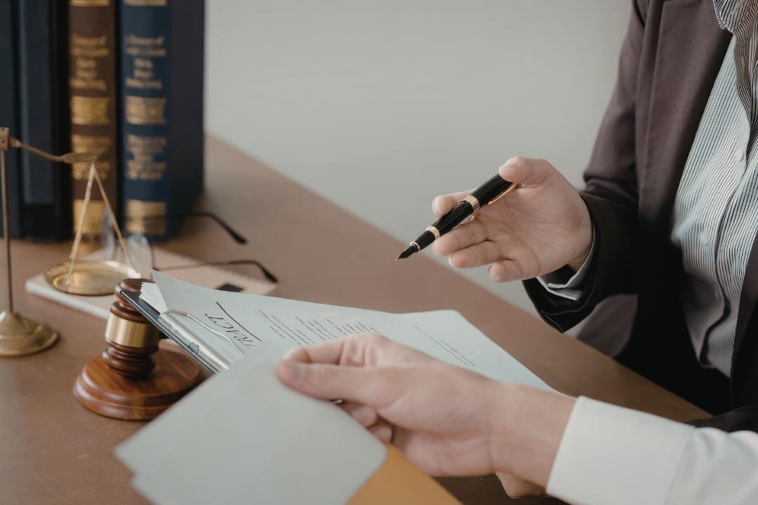 Wheeler Abogados — Contratación pública Colombia